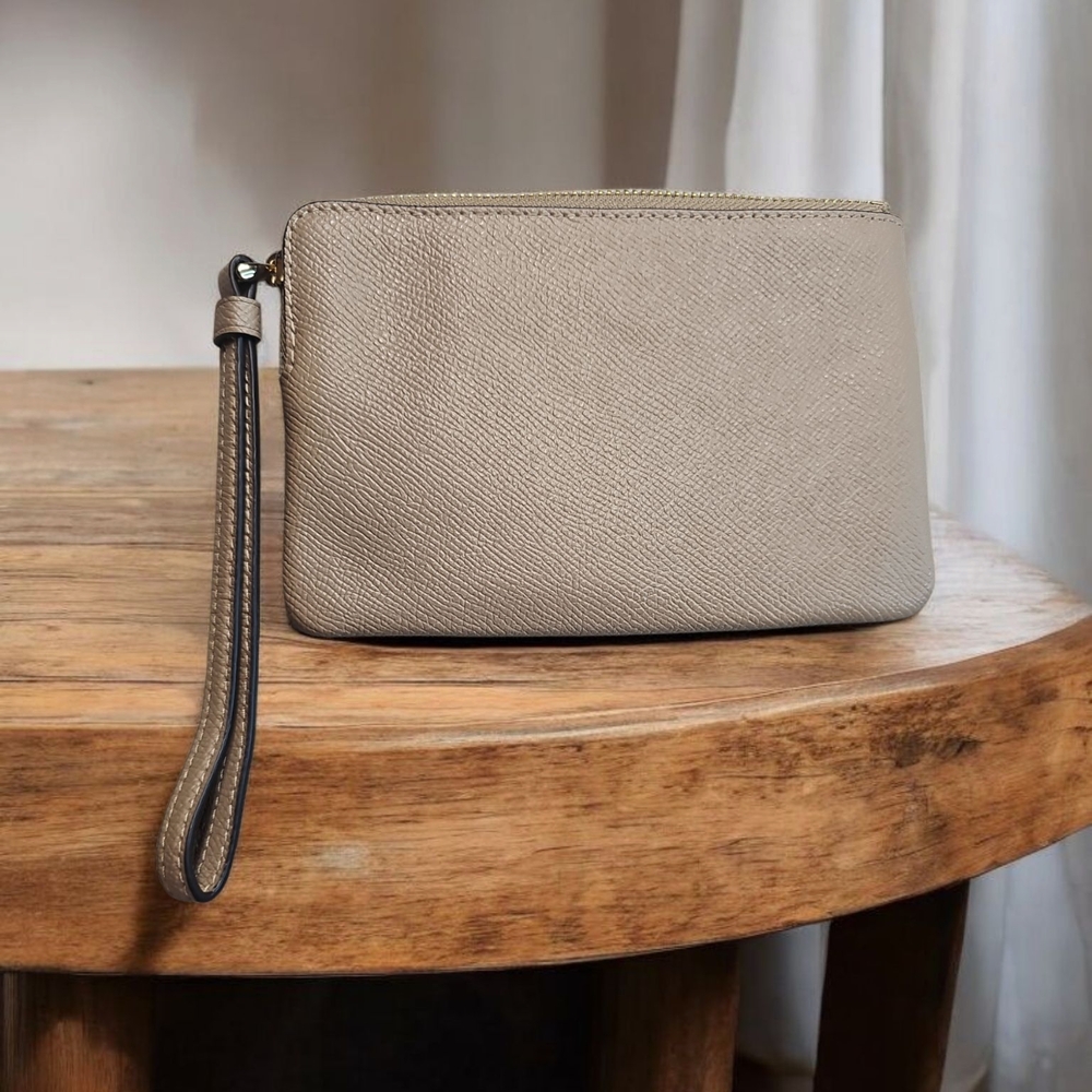 Coach Tan Wristlet Clutch NWT - Picture 4 of 5